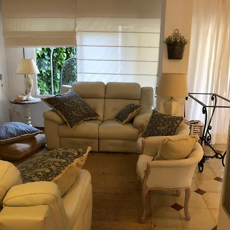Bajo Con Jardin A 100 Metros De La Playa Апартаменты